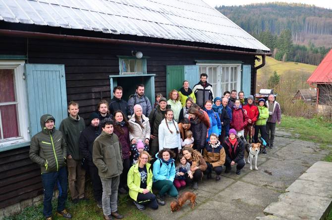 Účastníci úvodního semináře Vlčích hlídek v Huslenkách, listopad 2017 Účastníci úvodního semináře Vlčích hlídek v Huslenkách, listopad 2017