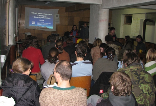 Přednáška Robina Rigga o situaci a odhadu počtu medvědů a vlků na Slovensku Přednáška Robina Rigga o situaci a odhadu počtu medvědů a vlků na Slovensku