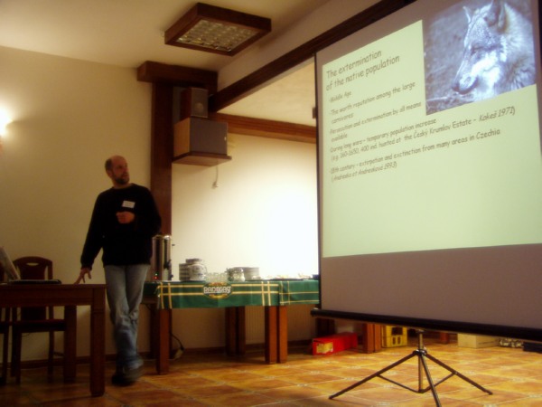 Luděk Bufka (Správa NP Šumava) prezentuje historický vývoj populace vlka v ČR Luděk Bufka (Správa NP Šumava) prezentuje historický vývoj populace vlka v ČR