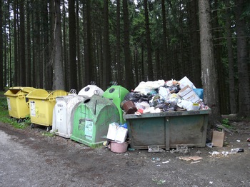 kontejner na Bílém kříži