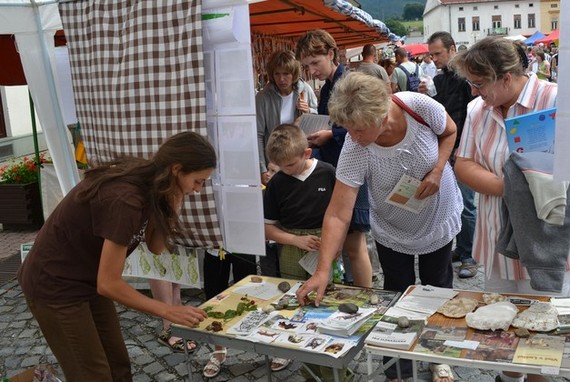 informační šelmí stánek na Jablunkovském jarmarku 2012