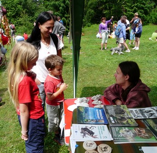 informační stánek na pouti na Prašivé